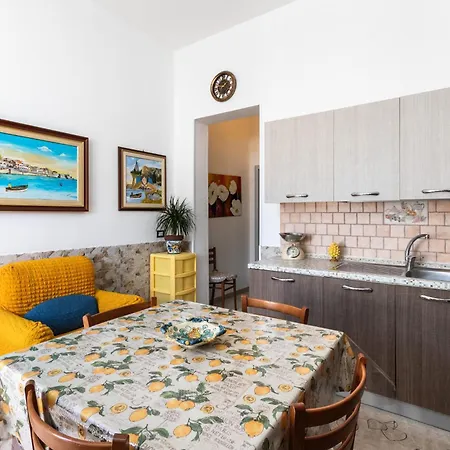 Apartment Casa Pazza Avola