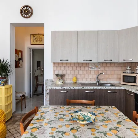 Apartment Casa Pazza Avola